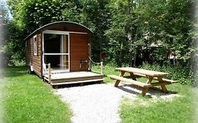 Roulottes Gites - Auberge De La Riviere